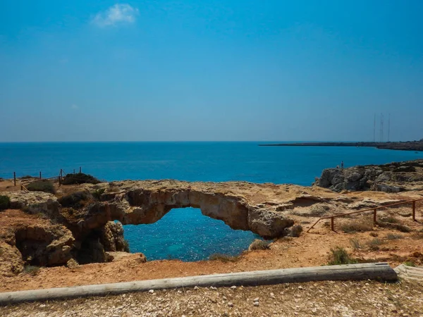 Cape Greco yaz aylarında Kıbrıs adasında — Stok fotoğraf