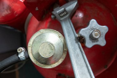 Propan-bütan gaz silindiri ve aksesuarları için düzenleyici