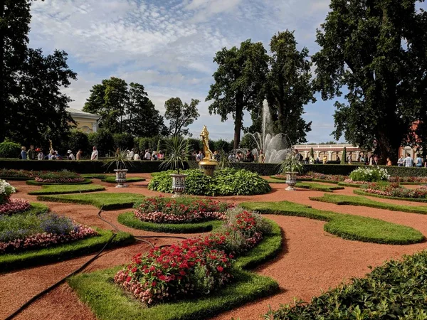 Peterhof Rusya 'ya park et.