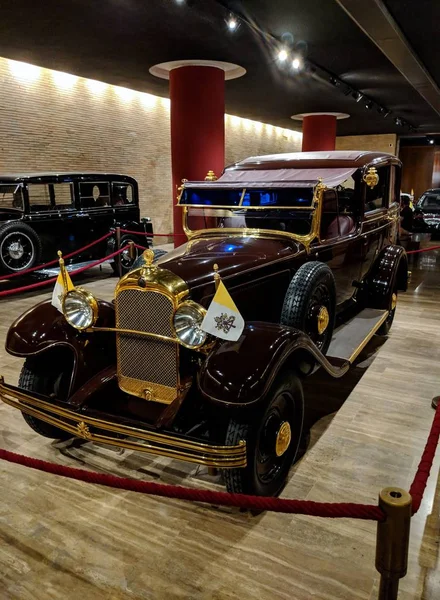 Papa'nın eski araba