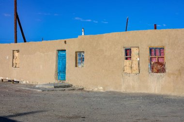 Orta Asya 'nın en yüksek yerleşim birimi olan yüksek Pamir' deki Karakol köyü. Sınır Karakolu Tacikistan - Çin.