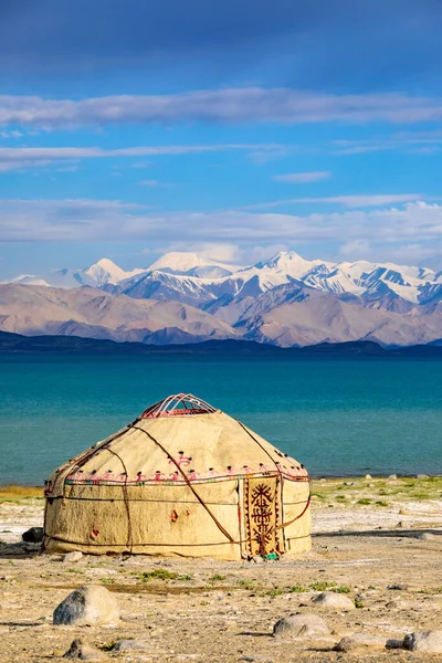 Παραδοσιακό Κιργιζικό Εθνικό Γιούρτ Λίμνη Καρακόλ Τατζικιστάν — Φωτογραφία Αρχείου