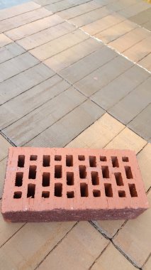 Tuğla. Tuğla bina fotoğrafları. İnşaat malzemeleri