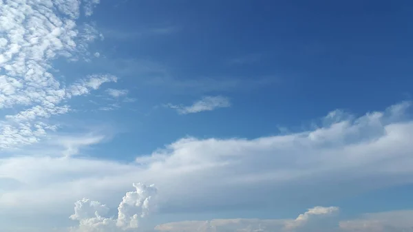 Mraky Obloha Cloud Pozadí Lehké Bílé Mraky Modré Obloze — Stock fotografie