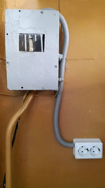 Płytka Elektryczna Osłona Elektryczna Zamontowana Ścianie — Zdjęcie stockowe