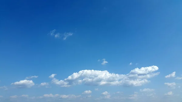 Wolken Himmel Wolkenhintergrund Leichte Weiße Wolken Blauen Himmel — Stockfoto