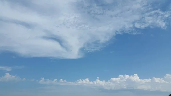 Nuages Ciel Fond Nuage Nuages Blancs Clairs Sur Ciel Bleu — Photo