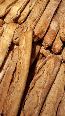 Fırın ürünleri. Tatlı rulolar. Mutfak ürünleri. Rulo ve kek fotoğrafı