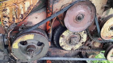 Mekanizması. Eski dişli. Paslı parçalar. Mekanik cihaz. Eski dişli Wi