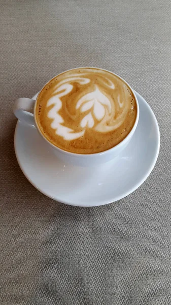 Una Taza Café Sobre Una Mesa Madera — Foto de Stock