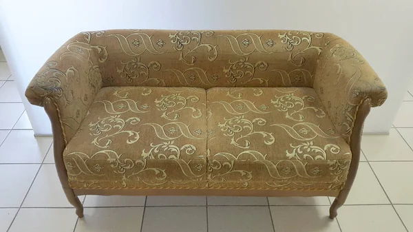 Luxus Sofa Mit Kissen Der Wand — Stockfoto