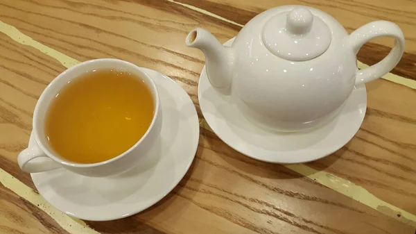 Teetasse Auf Holztisch — Stockfoto