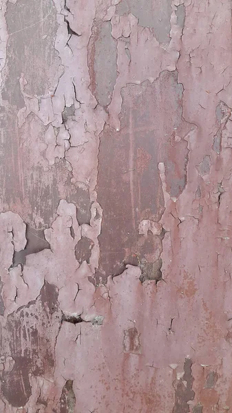 皮をむいてる 赤い塗料を剥離と金属板 ヴィンテージバック — ストック写真