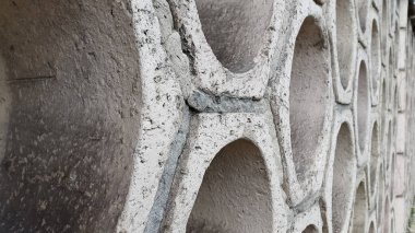Beton çit. Beton ve çimentodan şekillendirilmiş ürünler