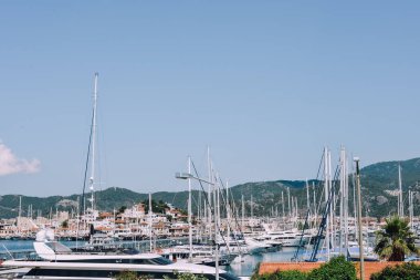 Marmaris, Türkiye - Haziran 2018 yaklaşık: tekneler ve gemiler'in Akdeniz ile Marmaris Marina görmek.