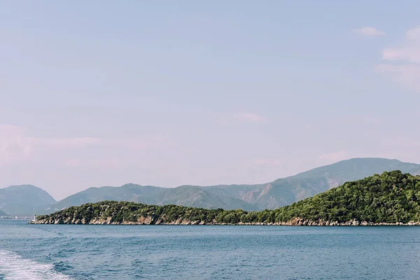 Marmaris Turkije Circa Juni 2018 Uitzicht Zee Heuvels Een Achtergrond — Stockfoto