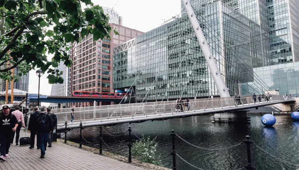 Londen Circa Juni 2019 South Quay Footbridge Moderne Architectuur Met — Stockfoto