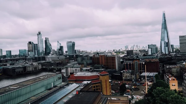 Circa 2019 从泰特现代观景台欣赏伦敦市中心商业区的喜怒无常 — 图库照片