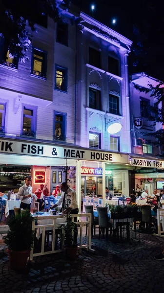 Istanbul Turkey Circa September 2019 People Dine Outdoor Restaurant Busy — Stock Photo, Image