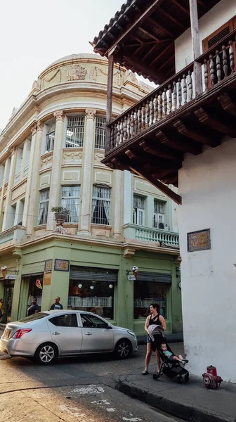 Cartagena Colombia Circa Febrero 2020 Coloridos Edificios Con Balcones Flores —  Fotos de Stock