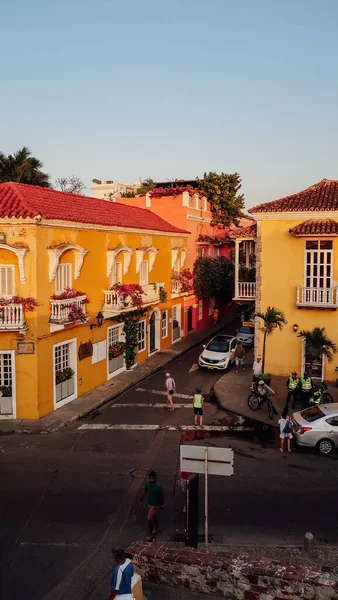 Cartagena Colômbia Fevereiro Circa 2020 Edifícios Antigos Pintados Amarelo Brilhante — Fotografia de Stock