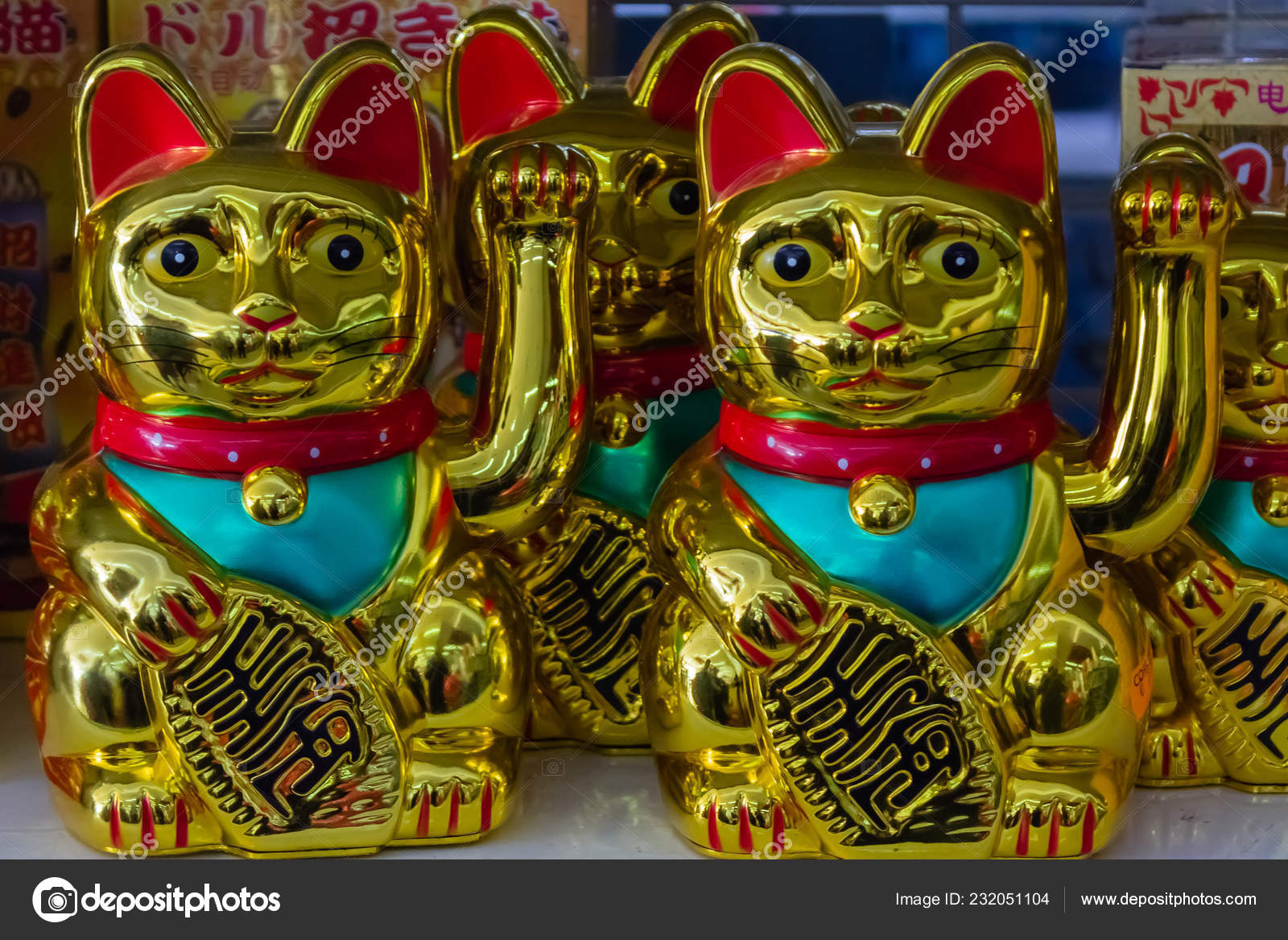 Maneki Neko Japan Lucky Cats Store — Stock Photo © Sergiana #232051104