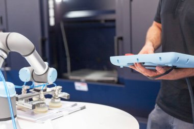 Programlama ve robot kol işletim