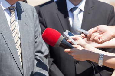 İş kişi ya da politikacı ile medya röportaj