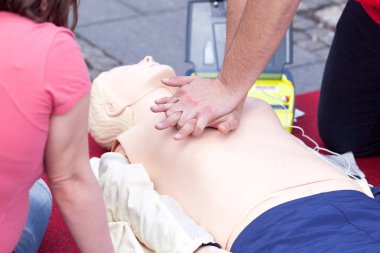 CPR ve ilk yardım eğitim tıbbi prosedür