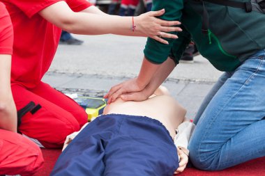 CPR ve ilk yardım eğitim tıbbi prosedür