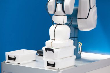 Endüstriyel çekme ve yer robot kolu