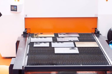 Metal sac için fiber lazer kesim makinesi