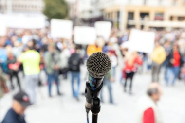 Halk gösterisi, sokak protestosu veya siyasi miting