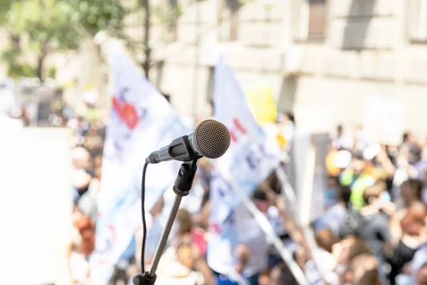 Concentre Microfone Turva Multidão Pessoas Protesto Segundo Plano — Fotografia de Stock