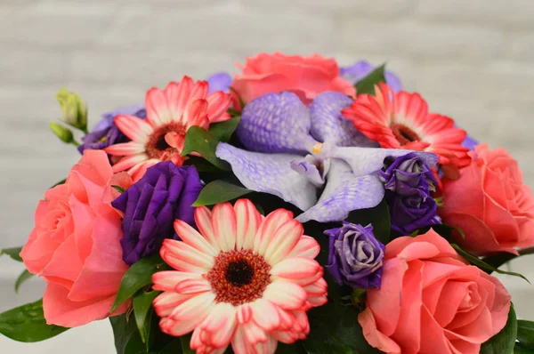 Schöner Schöner Strauß Für Blumenladen Schöner Strauß Bunter Blumen Verpackung — Stockfoto