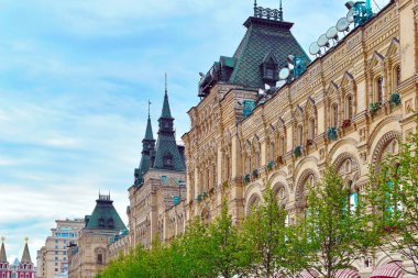 Güzel büyük tarihi bir bina. Mimari bir nesne ile 