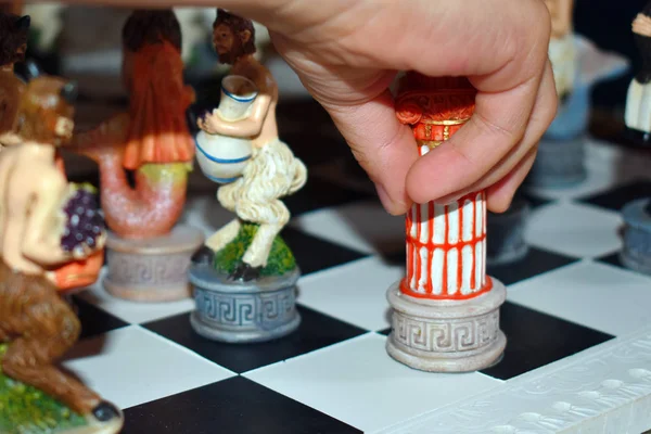 Oyma figürlü oyun satranç. — Stok fotoğraf