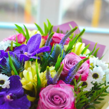 düğün için yaz çiçek buket karışımı