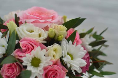 Renkli çiçeklerin kusursuz arka planı. Dekorasyon için renkli çiçekler arka plan. Çiçek fotoğraf duvar kağıdı. Tebrik kartı veya ekran istemi için doku çiçeği.