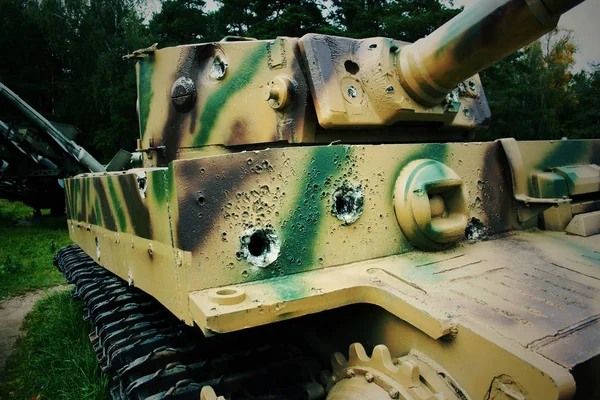 Vestígios Balas Num Tanque Tanque Perfurado Por Granadas — Fotografia de Stock