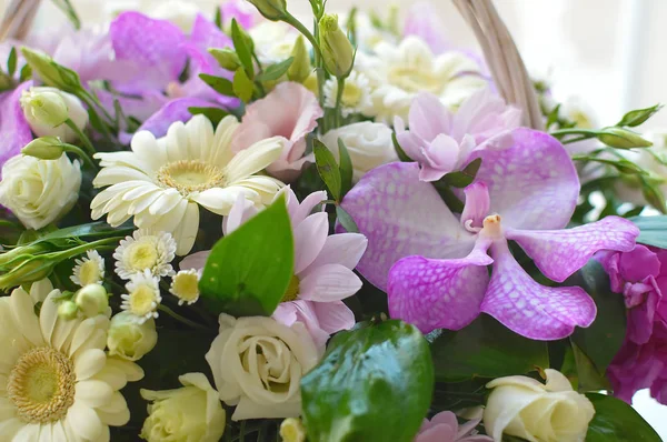 클로즈업 아름다운 꽃다발 꽃가게 사이트 카탈로그용 사진입니다 봄꽃의 다양성 — 스톡 사진