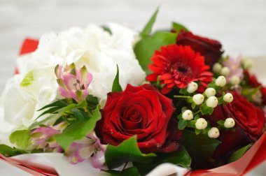 Renkli çiçeklerin kusursuz arka planı. Dekorasyon için renkli çiçekler arka plan. Çiçek fotoğraf duvar kağıdı. Tebrik kartı veya ekran istemi için doku çiçeği.