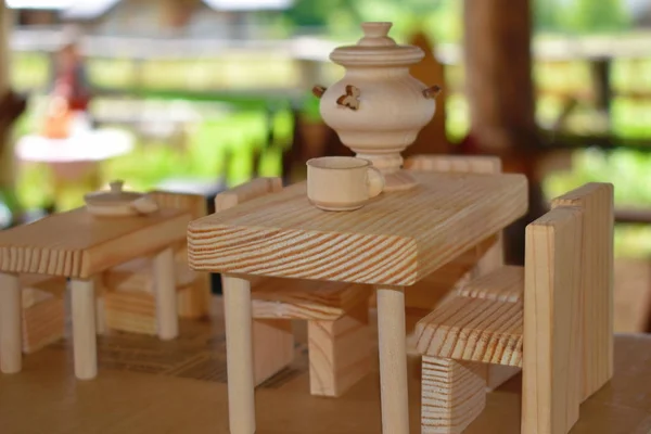 Juguetes hechos a mano vintage de madera rústica . — Foto de Stock