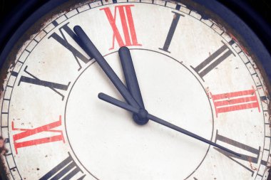 Oklarla 24 saat. Yeni yıla 5 dakika.