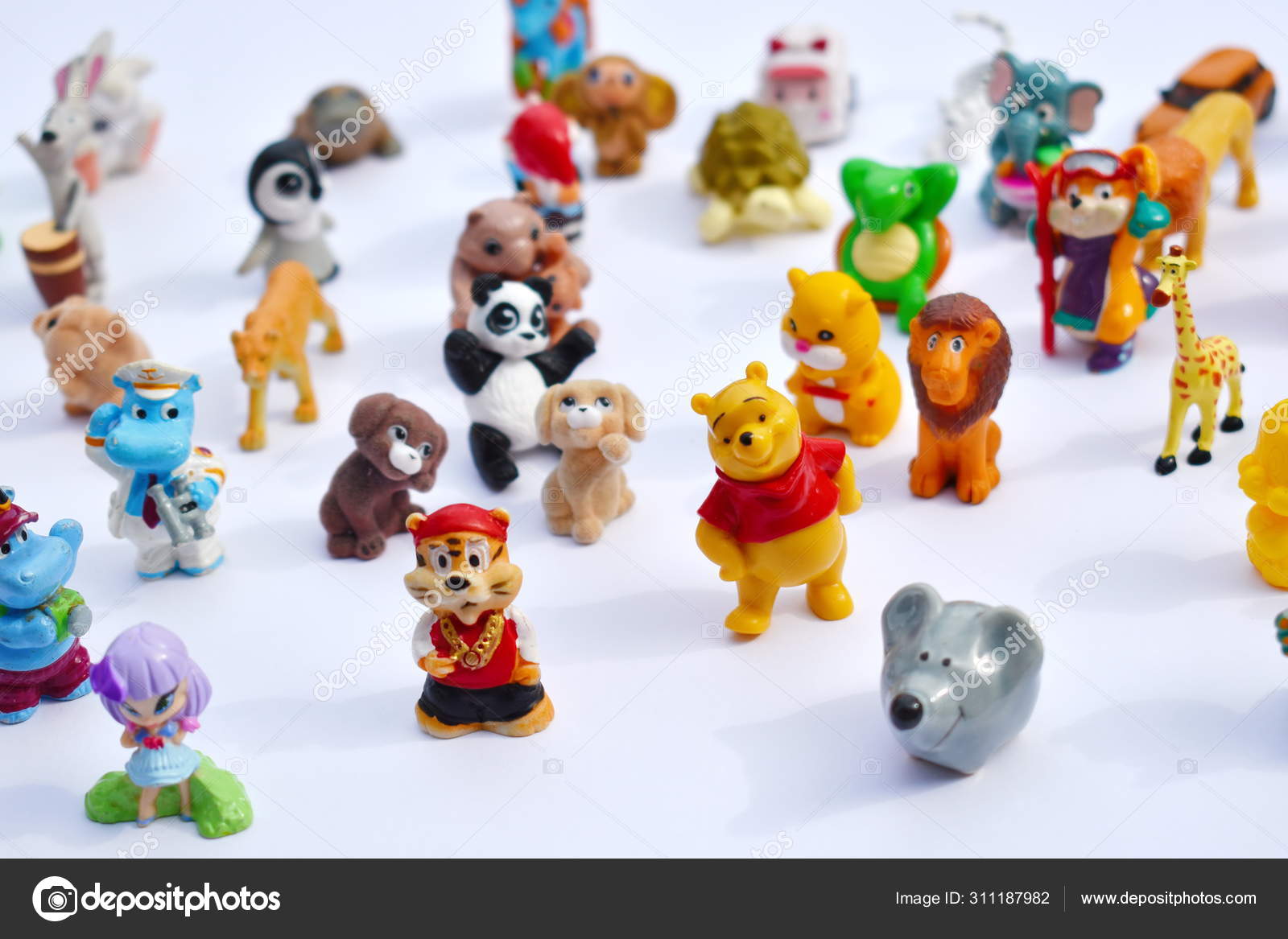 little toy figures