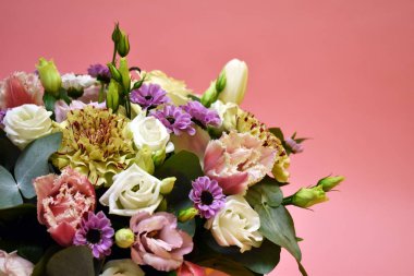 Anneler Günü çiçekli geçmişi. Çiçekçi tebrik kartı..