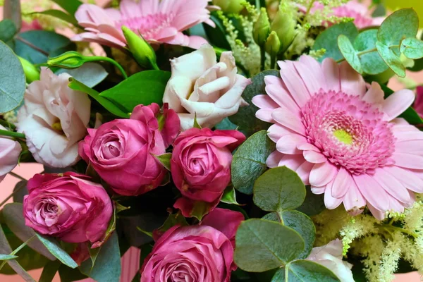 Fond floral vibrant. Fleurs de couleur vive et parfumée . — Photo