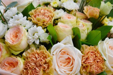 Çiçek açan canlı bir arka plan. 8 Mart.