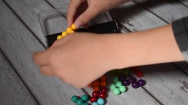Çocukların hafıza ve zeka geliştirmesi için ilginç bir oyun.