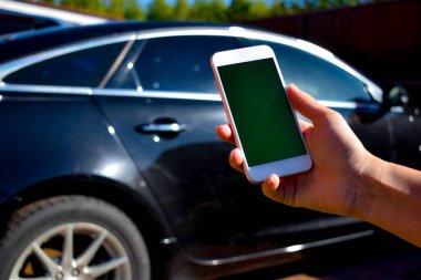 - Arabadaki telefonu kullanarak. Yeni teknolojiler ve araba.